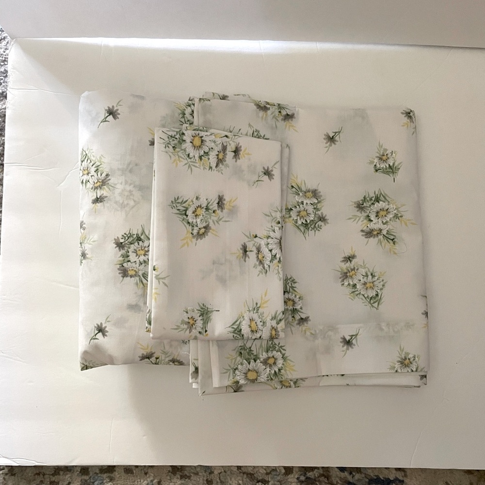Twin sheet set